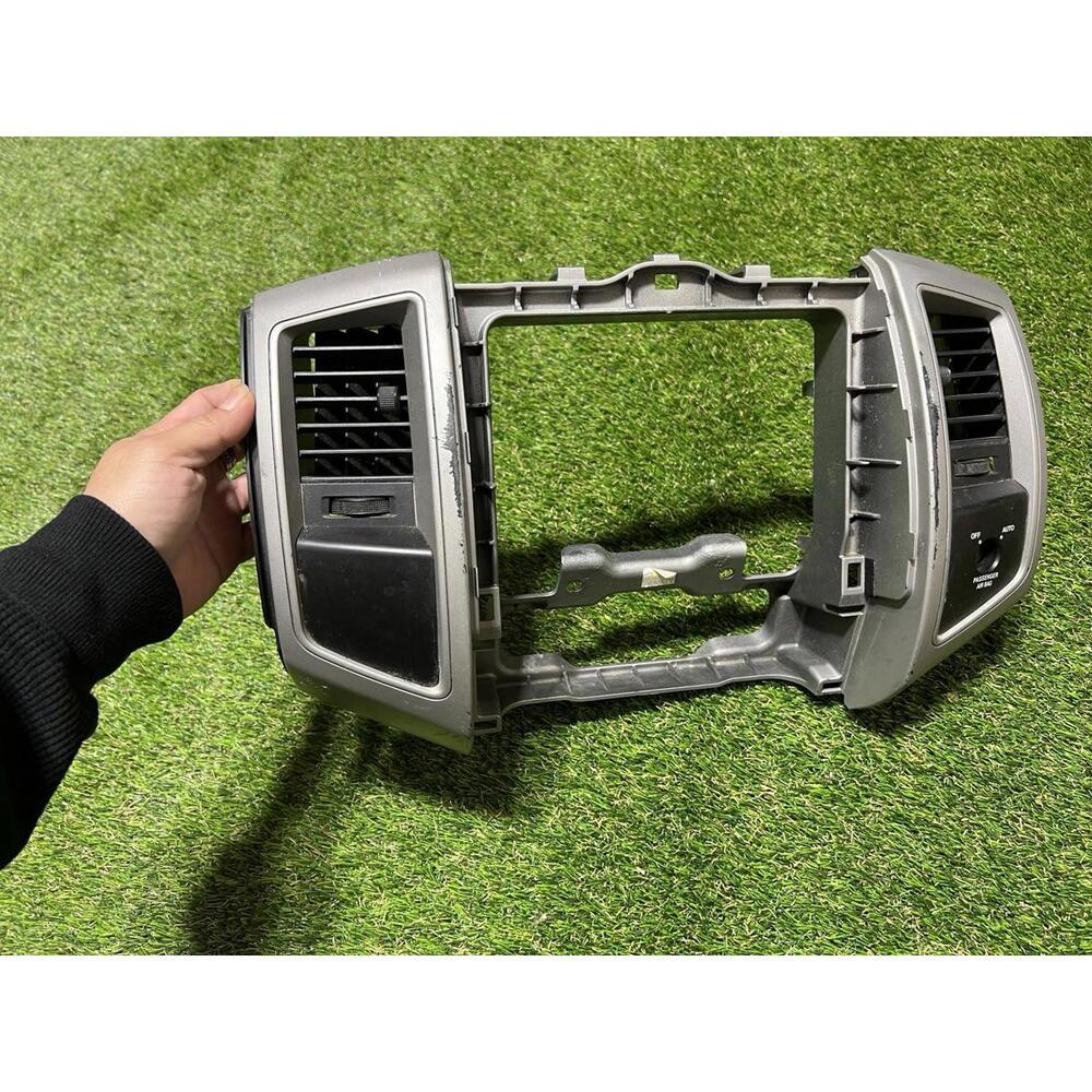 2005-2011 TOYOTA TACOMA Radio Dash Center Bezel Vents Silver 05-11